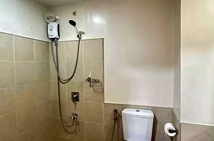 Hotel Escape 2*